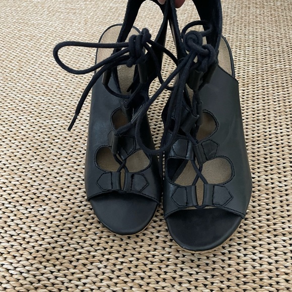 ALDO: Lace up leather sandals w/ wood heel - Picture 2 of 5